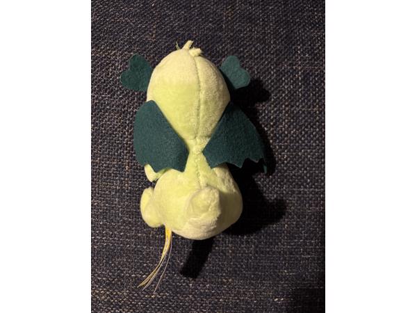 Knuffel groene draak klein draakje knuffel