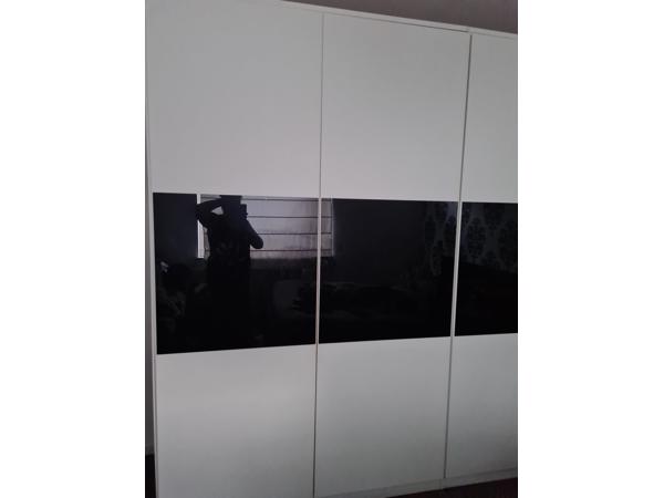 Kleiding kast wie kan ik blij maken