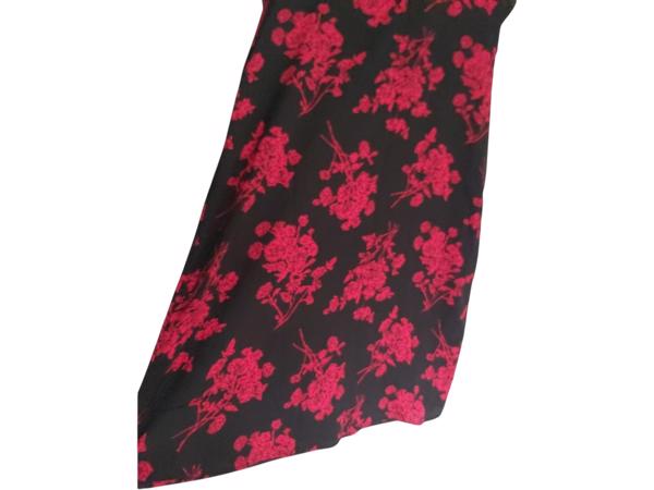 Luchtige zomerjurk zwart rood L