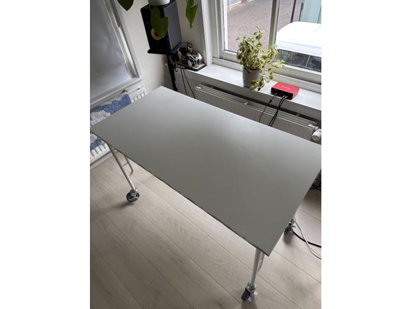IKEA Sammankoppla bureau + stoel en lamp