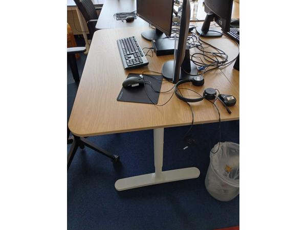 Bureaus nog prima en stevig