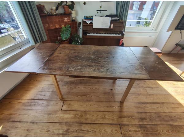 Houten uitschuifbare eettafel