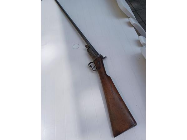 Penvuur geweer vrijgesteld