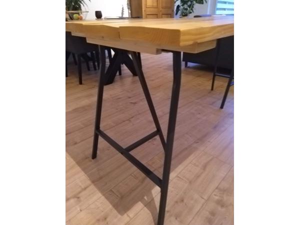 Zelfbouw tafel/Ikea poten in Leeuwarden - Huis en Inrichting, Tafels en Eethoeken - Markanda