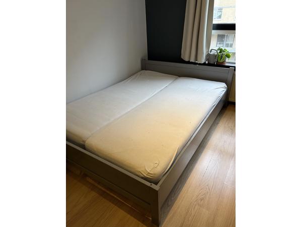 Extra lang 2-persoonsbed (160x220) inclusief lattenbodem en matrassen