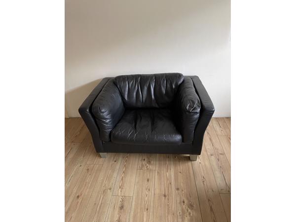 Zwart leren bank en love seat