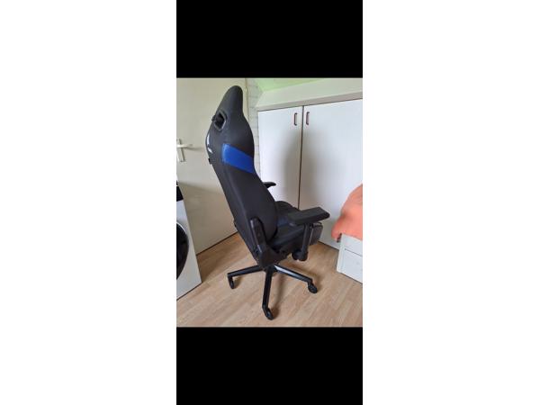 Corsair gaming chair t3 road warrior