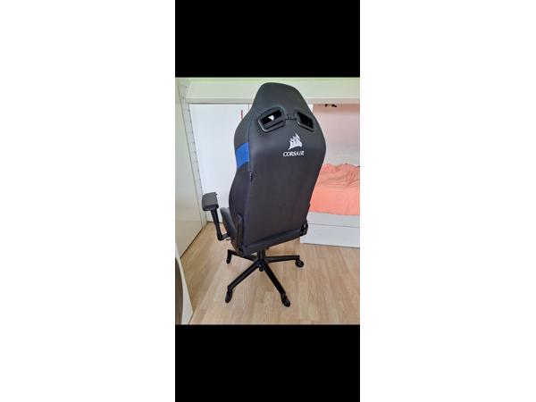 Corsair gaming chair t3 road warrior