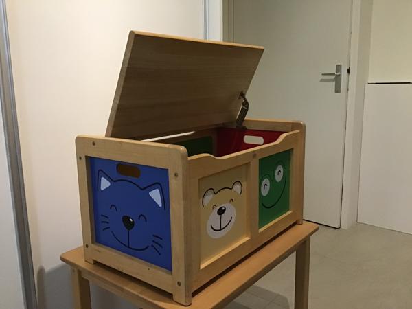 Speelgoed kist+tafeltje