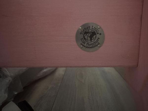 Roze bed van Planet Little 90 x 200 cm