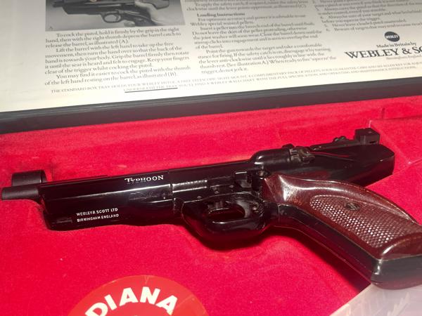 Webley Typhoon luchtbuks