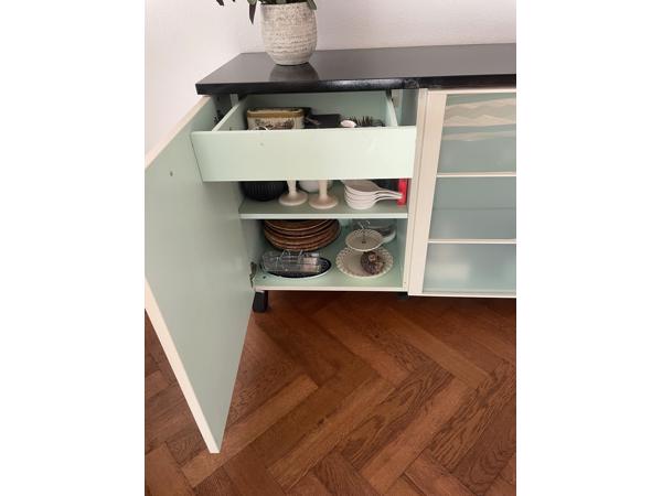 Dressoir modern met legplanken en lades