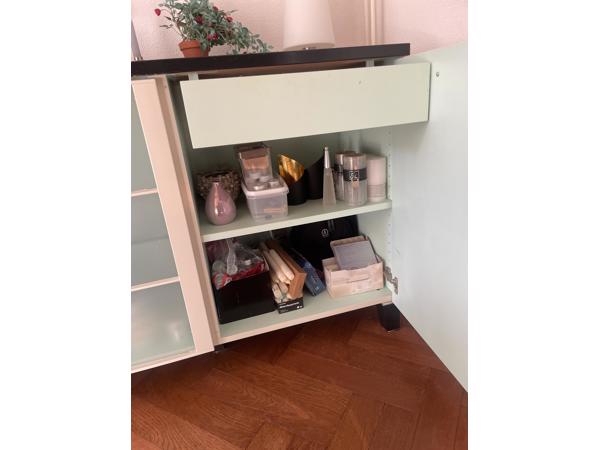 Dressoir modern met legplanken en lades