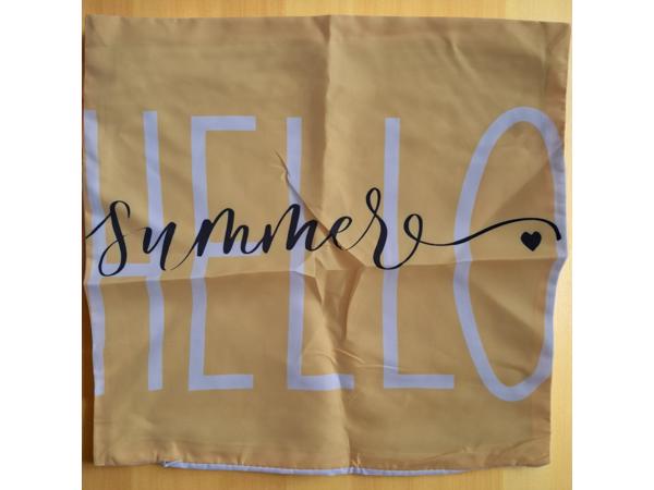 Set van 4 kussenhoezen mosterdgeel bloem en tekst 40x40cm