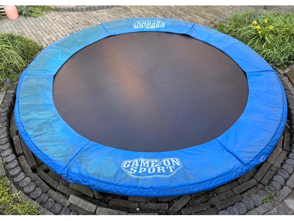 Trampoline