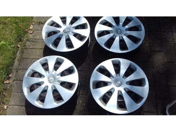 Stalen velgen 4 x plus wieldoppen