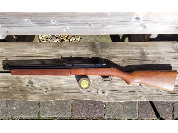 Sheridan pompbuks 5,05mm inclusief blikje pellets.