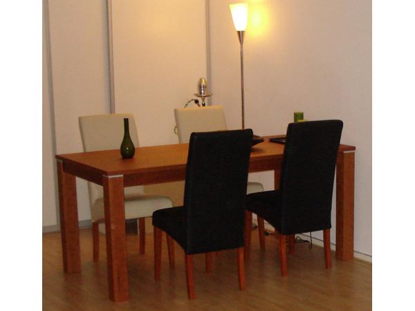 Houten Eettafel met 4 stoelen