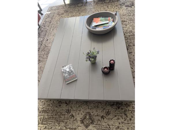 Stoere houten salontafel