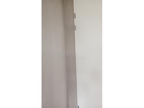 Witte binnen opdekdeur