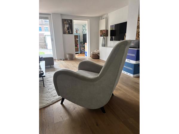 Grijze fauteuil / stoel