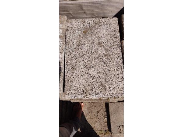 betontegels en/of grindtegels 20x30 cm