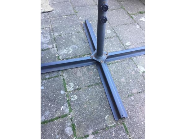 Grote kantel parasol !