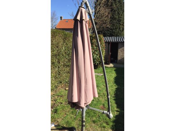 Grote kantel parasol !