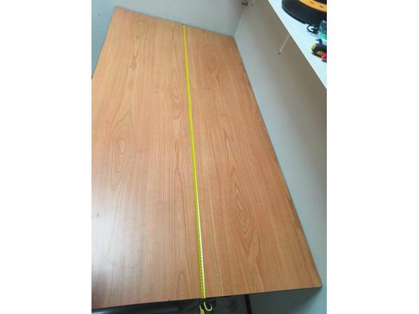 Zeer goede staat - Ahrend bureau - 200x100cm (ZWAAR) - 5jr jong