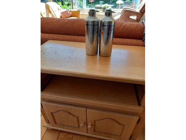 2 klassieke warmwaterkruiken