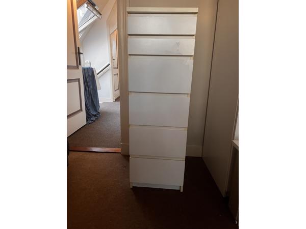 Ikea MALM smalle ladenkast met spiegel