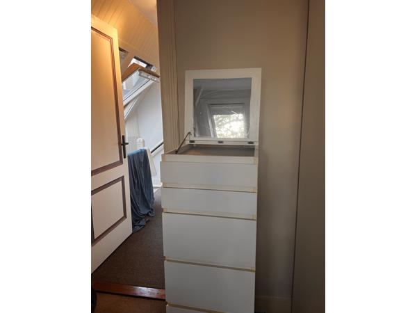 Ikea MALM smalle ladenkast met spiegel