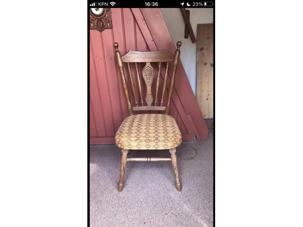 3 eiken houten stoelen