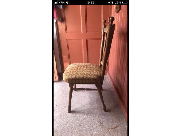 3 eiken houten stoelen