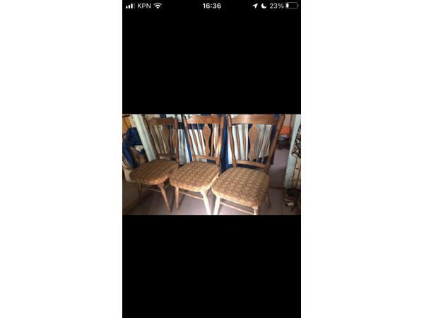 3 eiken houten stoelen
