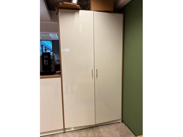 Wardrobe + cupboards