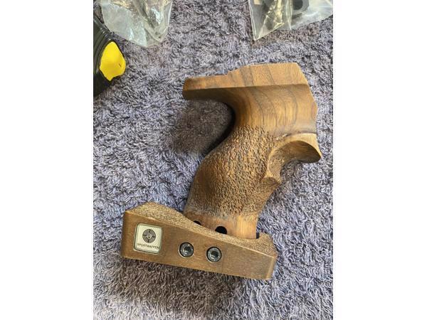 Steyr LP Grip Walnoot