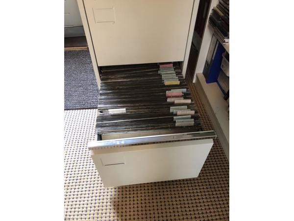 hangmappenkast, archiefkast (4 laden voor folio))