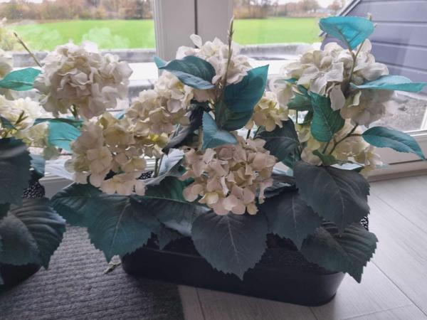 2x plantenbak met kunst hortensia's hydrangea