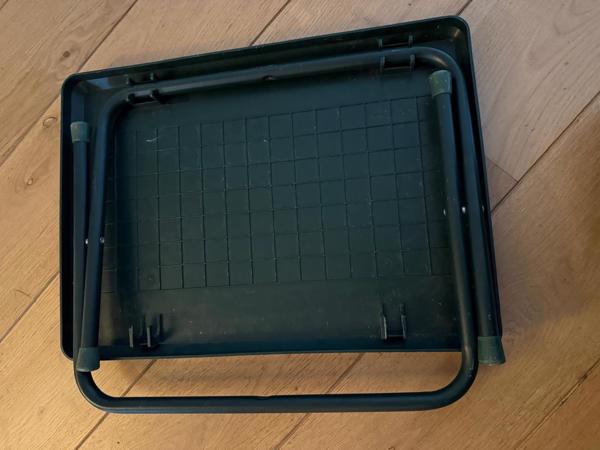 Laag tafeltje (voor koken bijv)