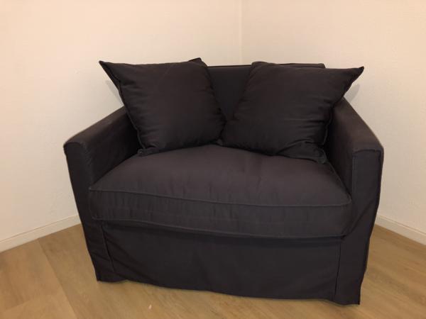 Donkerblauwe fauteuil