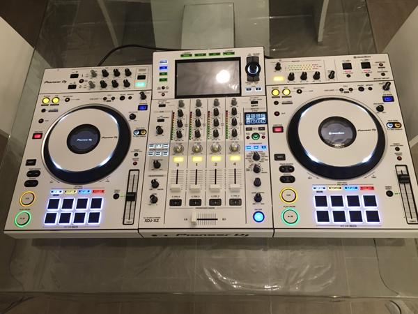Te koop Pioneer DDJ RZX / Pioneer CDJ-3000 / Pioneer XDJ-XZ