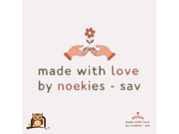 nr 28 noekies Speenkoord dino khaki grijs wit