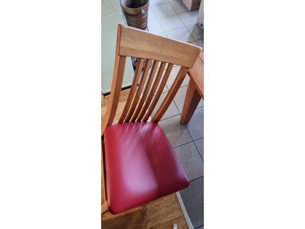 Eettafel met 4 stoelen