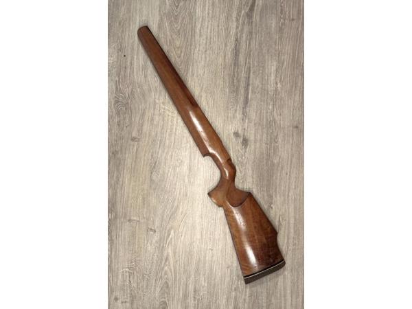 Twee kolven, een linkshandige kolf en Ruger 10/22 kolf