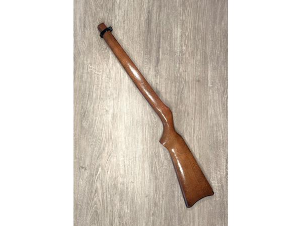 Twee kolven, een linkshandige kolf en Ruger 10/22 kolf