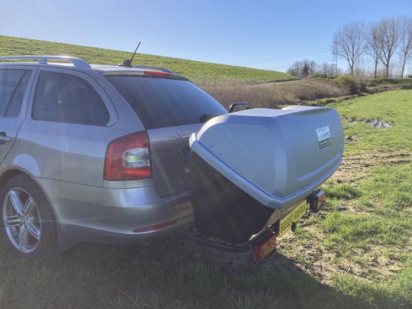 Trekhaakkoffer trekhaakbox 420 liter te huur