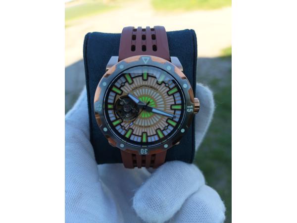 Aquatrident horloge 100 meter waterdicht NH38 (Seiko) autom.