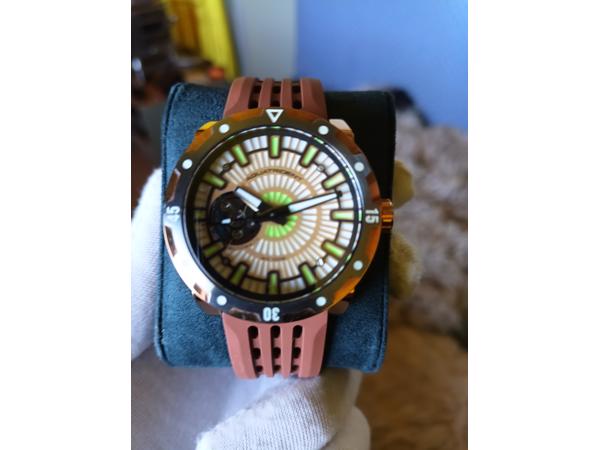 Aquatrident horloge 100 meter waterdicht NH38 (Seiko) autom.