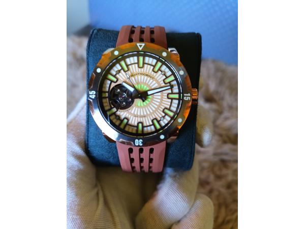 Aquatrident horloge 100 meter waterdicht NH38 (Seiko) autom.